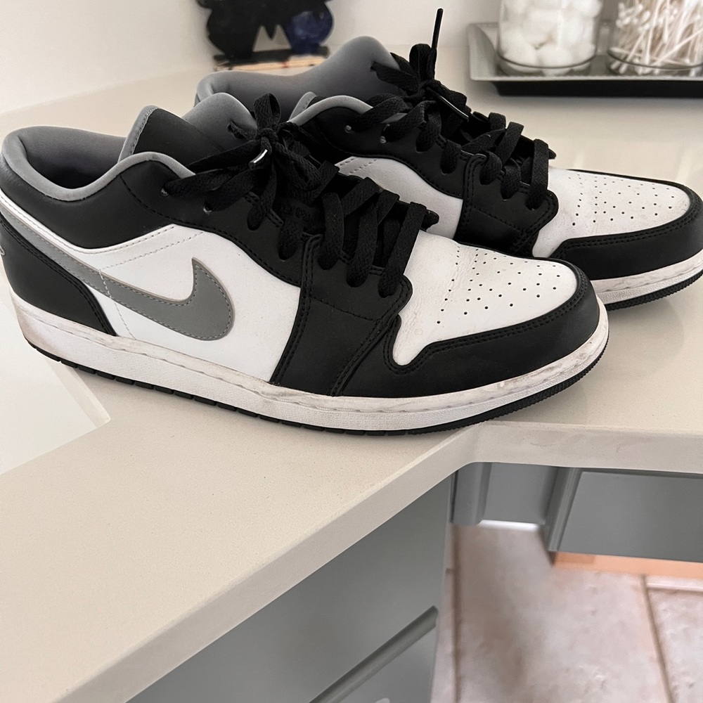 Jordan 1 Low Black White Grey